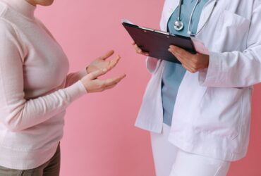 Illustration sobre pour un article sur vivre sans thyroïde espérance de vie, sans image choquante ni promesse médicale